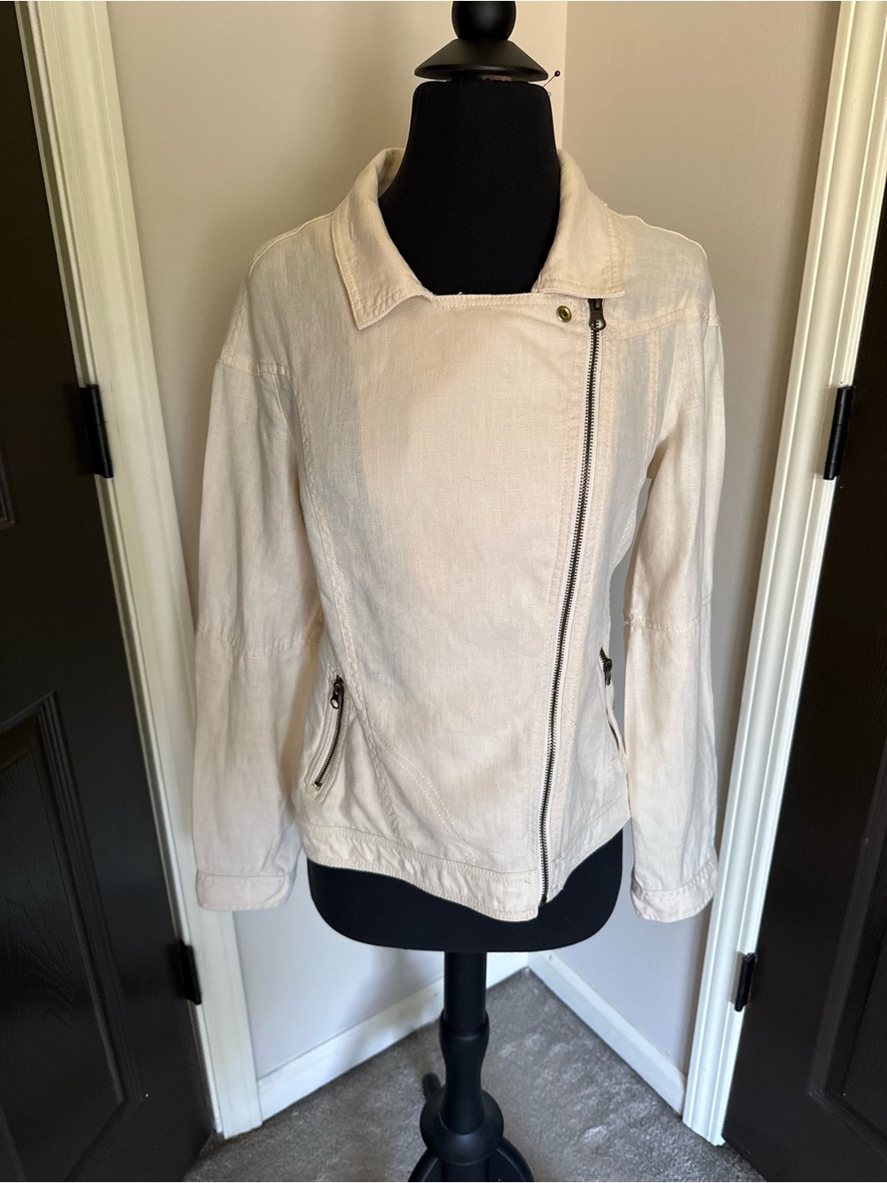 Bar III Cream linen Asymmetric Zip Jacket